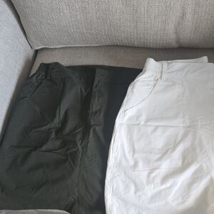 Skort Set Of 2. Green And White.